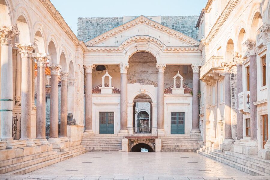 From Dubrovnik: Split Day Trip and City Tour with Transfers - The long return to Dubrovnik