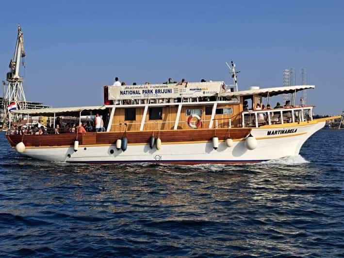 From Fazana: Dolphin watching sightseeing cruise at sunset - How the dolphin search works