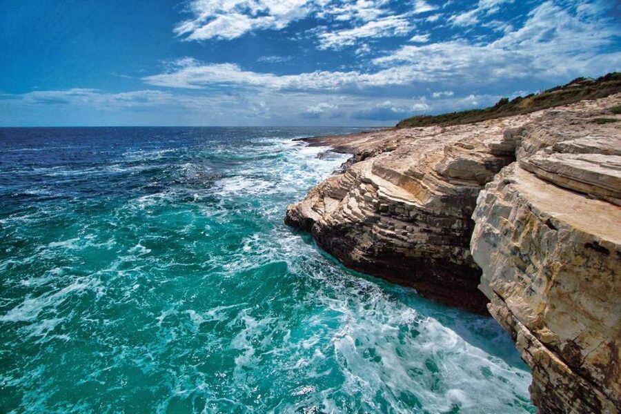 From Fazana: Sea caves, hidden island, cliffs and more... - Cliff jumping for confident swimmers