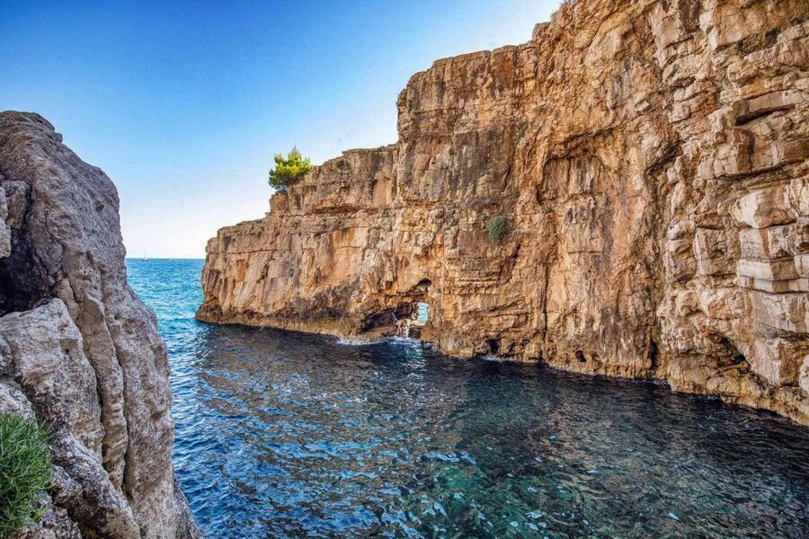From Fazana: Sea caves, hidden island, cliffs and more... - Sveti Jerolim and Brijuni’s protected waters