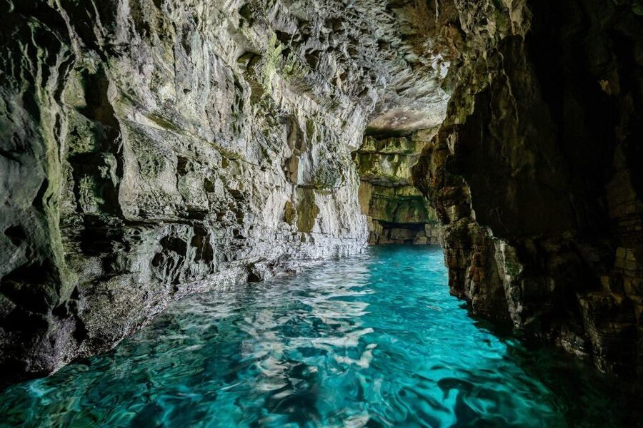From Fazana: Sea caves, hidden island, cliffs and more... - Who will enjoy this three-hour trip most?
