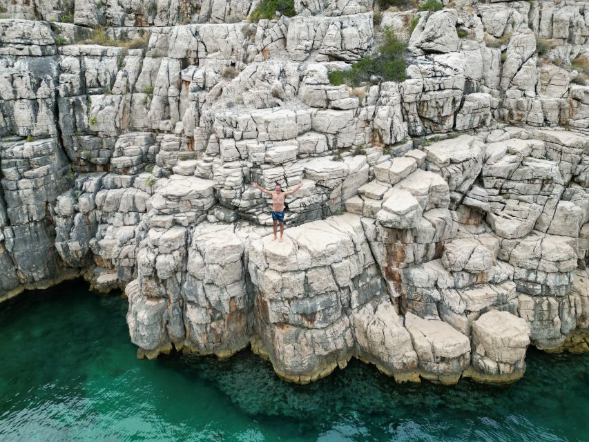 From Makarska: Hidden Gems of Hvar Island's North Shore - Zečevo islet, clear water and a beach bar