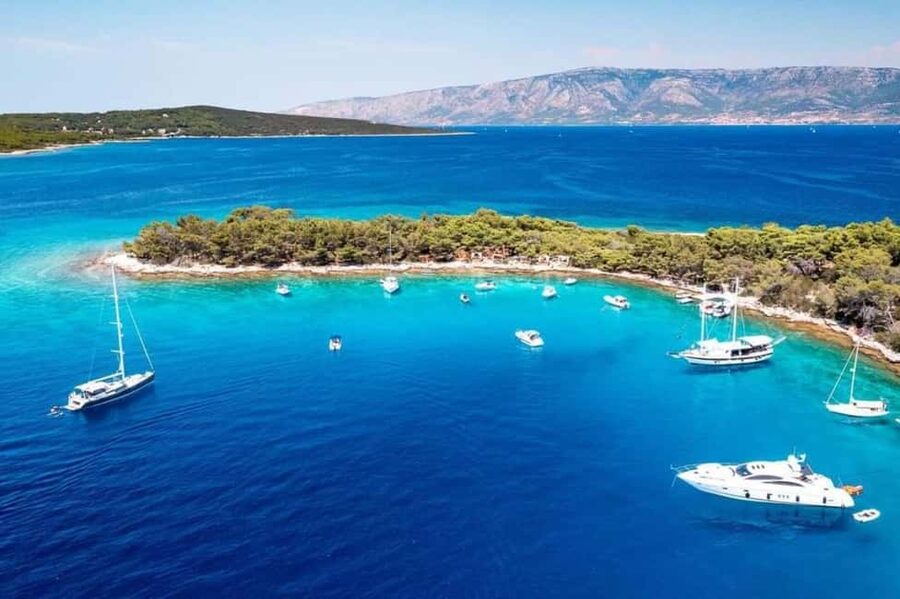 From Makarska:Hvar and Brač Island : Day Tour with speedboat - Zečevo Island and the small Venice of Vrboska