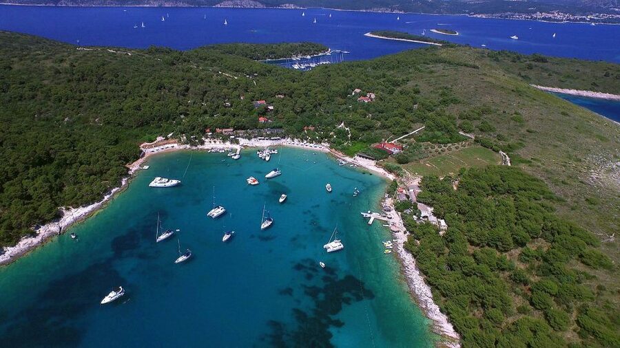 From Omis: Blue Cave & 5 Island Speedboat Tour - The Pakleni Islands: bays, beaches, and open time