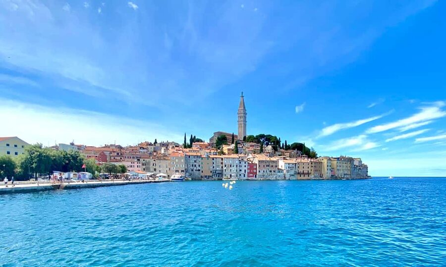 From Pula/Medulin: Istria Tour + Poreč, Motovun and Groznjan - Grožnjan: a small town with an artistic second life