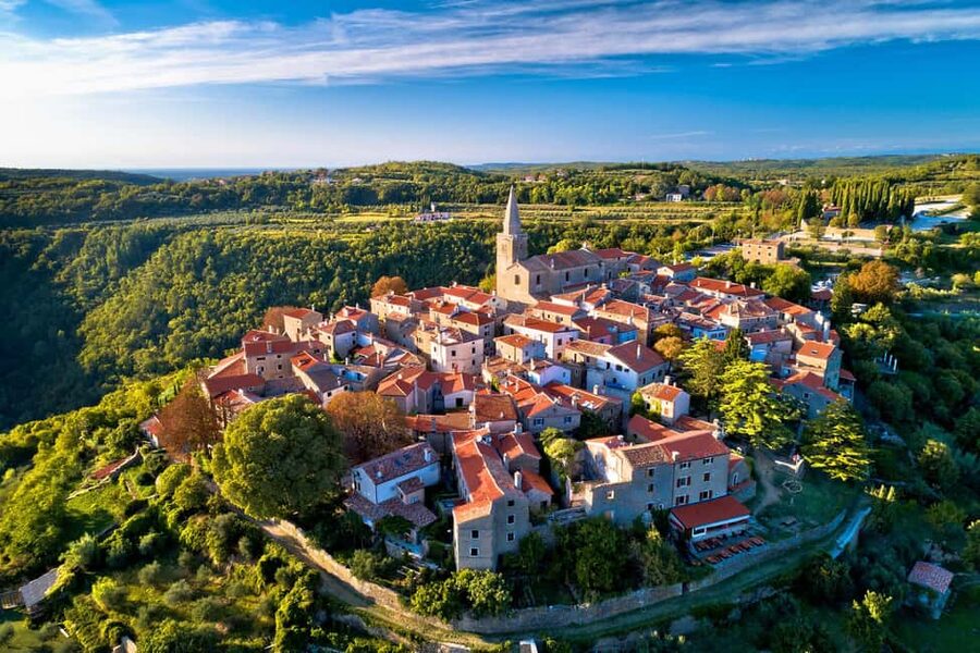 From Rovinj: Istria Day Tour to Poreč, Grožnjan & Motovun - Motovun: the big view and the truffle stop