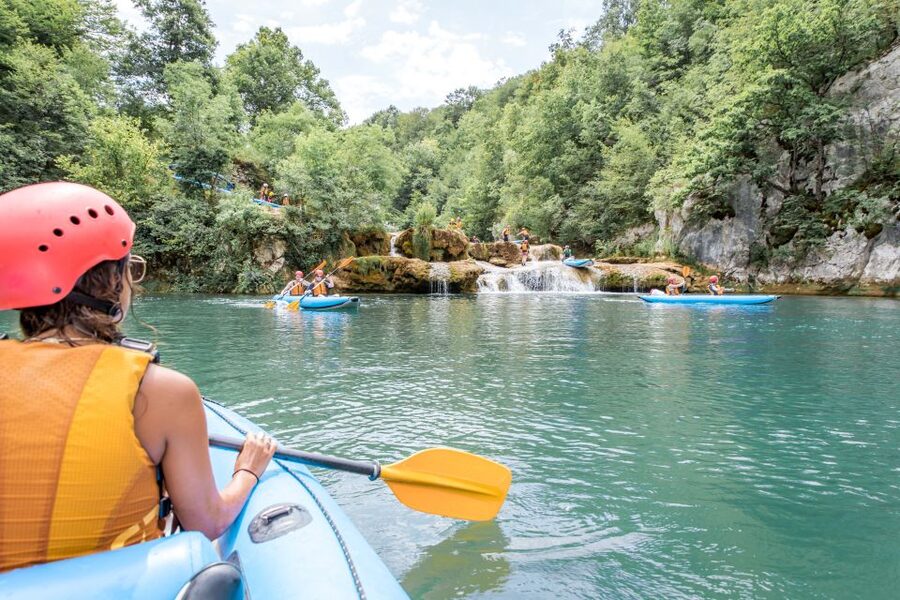 From Slunj: Mrežnica Canyon Kayaking Tour - Paddling 7 kilometers through the upper Mrežnica Canyon
