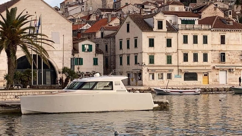 From Split: 5 Islands and Blue Cave Boat Tour - Guide service and communication