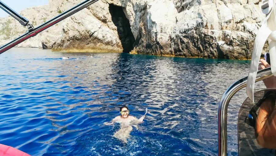 From Split: Blue Cave & 5 Islands with Vis & Hvar Boat Tour - Stupišće, limestone caves, and the Stiniva viewpoint