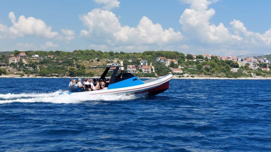 From Split: Blue Cave and 5 islands-Day Tour - A long island day from Split