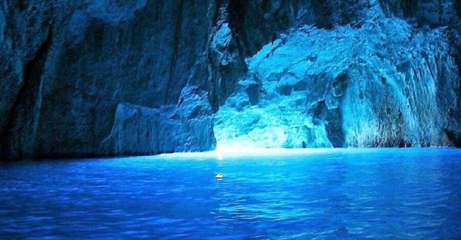 From Split: Blue Cave and 5 islands-Day Tour - Komiža gives you one hour on Vis