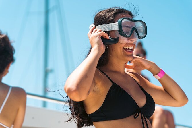 From Split: Blue Lagoon and 3 Islands Speedboat Tour - Small-group atmosphere and the crew