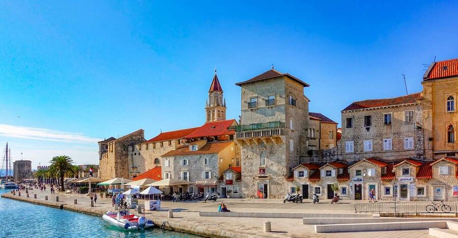 From Split: Half-Day Split & Trogir Small Group Guided Tour - Meeting at the Golden Gate in Split