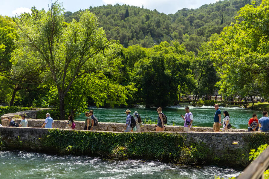 From Split: Krka Waterfalls day tour & wine tasting - Wine tasting and free time in Skradin