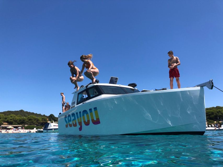 From Split: Luxury Cabin Boat Tour to The Blue Cave and Hvar - A long island day from Split