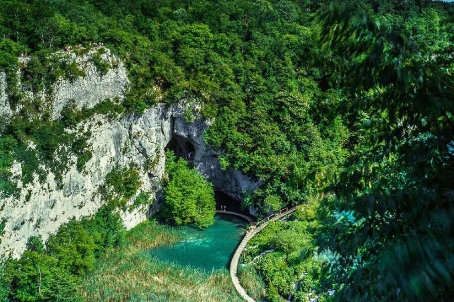 From Split or Trogir: Plitvice Lakes Trip with Entry Ticket - The train back toward Prošćansko Lake