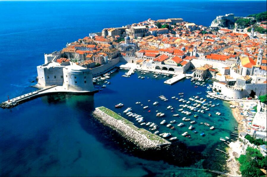 From Split/Trogir: Dubrovnik Guided Tour with a Stop in Ston - Three hours to eat, shop, or climb higher