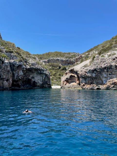 From Vis: Speedboat tour - Vis, Biševo & Blue Cave (private) - Entering the Blue Cave on Biševo