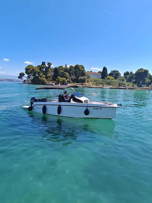 From Zadar: Half-day Boat Tour to the islands - Cold Drinks, Music, and a Relaxed Boat Atmosphere