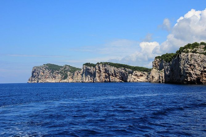From Zadar: Kornati National Park Day Trip with Breakfast & Lunch - Guide commentary and language concerns