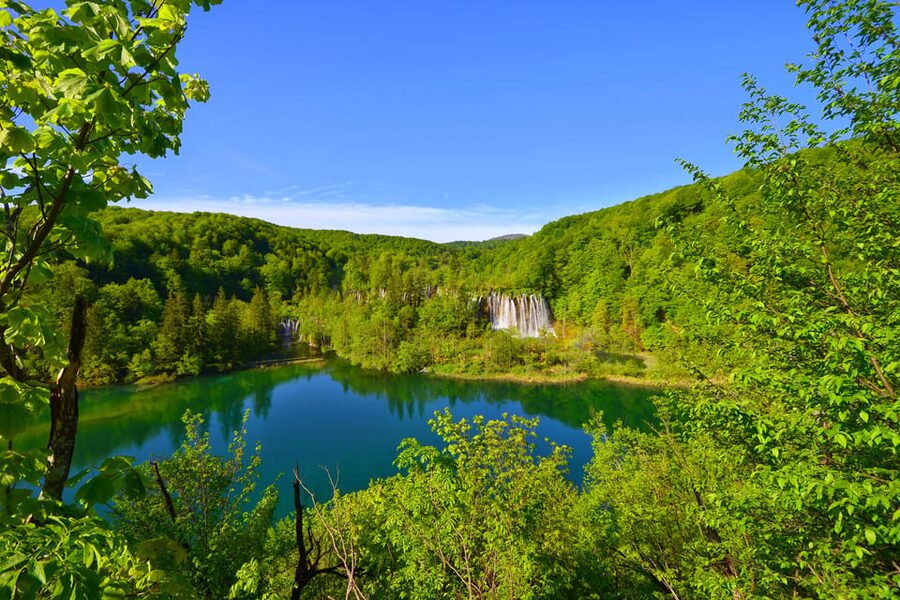 From Zadar: Plitvice Lakes Day Tour - Choosing between the 4-kilometer B route and 8-kilometer C route