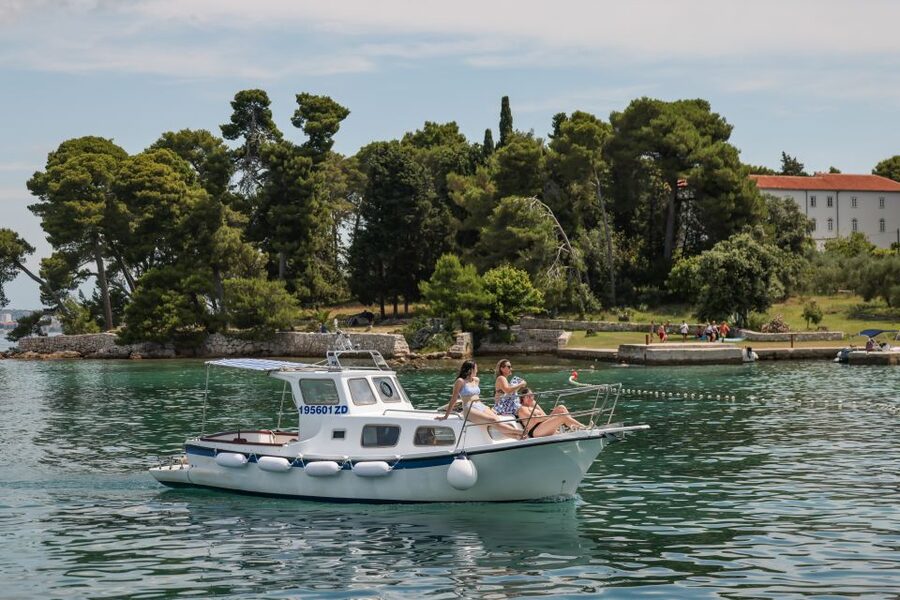 From Zadar: Private Boat Tour to Croatian Islands - What the skipper adds to the day