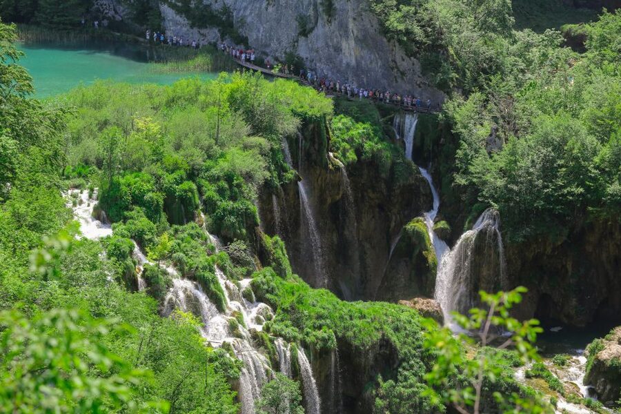 From Zadar: Round-Trip Transfer to Plitvice Lakes - Walking the park with about five hours available