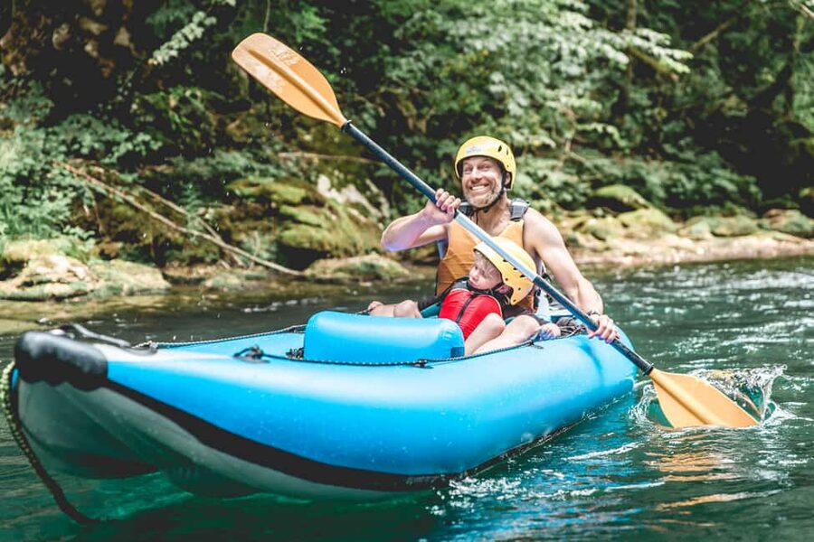 From Zagreb: Mrežnica kayaking & Rastoke village - day trip - The 10-minute transfer to the river base