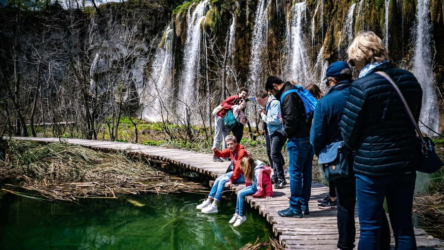 From Zagreb: Plitvice Lakes National Park Full-Day Tour - Returning to Zagreb with a meal stop