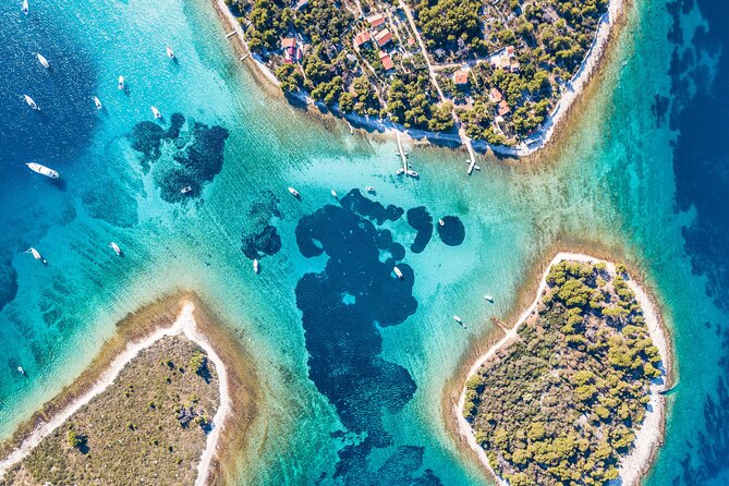 Full Day Boat Tour, Blue Lagoon and Šolta with lunch&drinks - Starting in Stobreč, east of Split