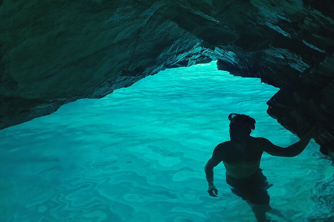 Full Day Kayaking and Snorkeling to Green Cave with GoPro photos - The guides are a major part of the experience