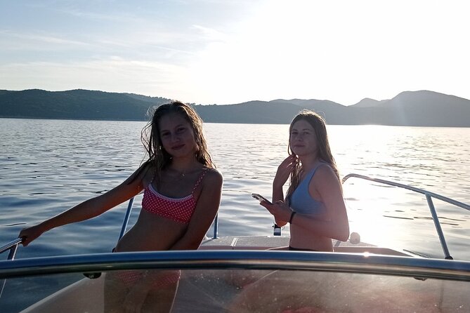 Full- Day Private Speedboat Tour in Dubrovnik on Elaphiti Islands - Šunj Beach: two hours on Dubrovnik’s best-known sand