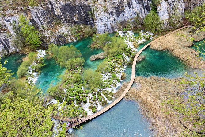 Full-Day Private Tour of Plitvice Lakes National Park from Zadar - What the guide adds to the experience