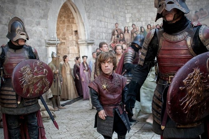 Game of Thrones Extended Tour with Swords and Props - Pile Gate and the pressure of King’s Landing