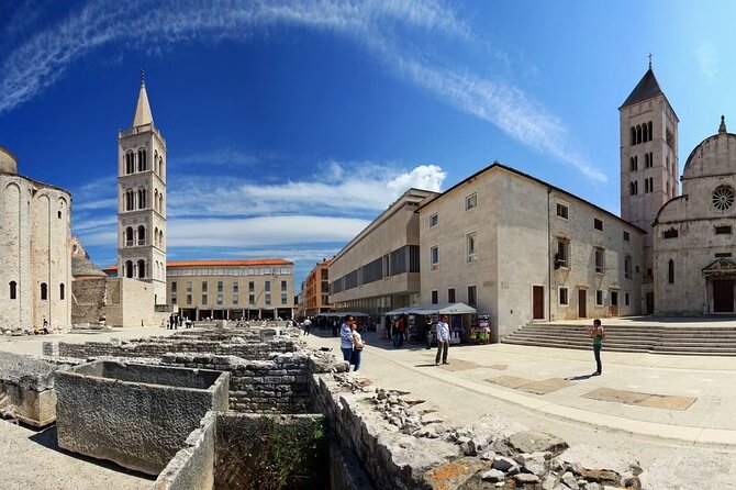 Group History Walking Tour in Zadar Old Town - St. Donatus Church and St. Anastasia’s Cathedral