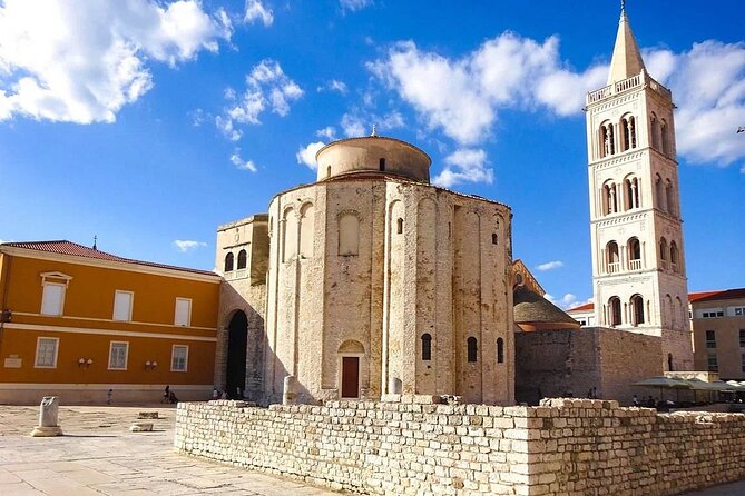 Group History Walking Tour in Zadar Old Town - Five Wells Square: a practical starting point