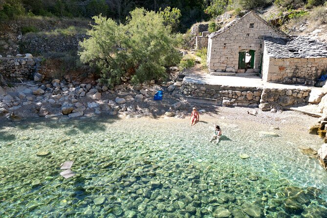 Half-day Speedboat Tour: Explore Hidden Gems of Hvar Island - What the boat setup means for comfort