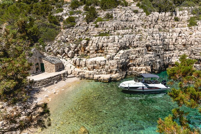 Hvar (Hidden Bays) & Brac (Golden Horn) PRIVATE full day tour - Vrboska: lunch and a real village break