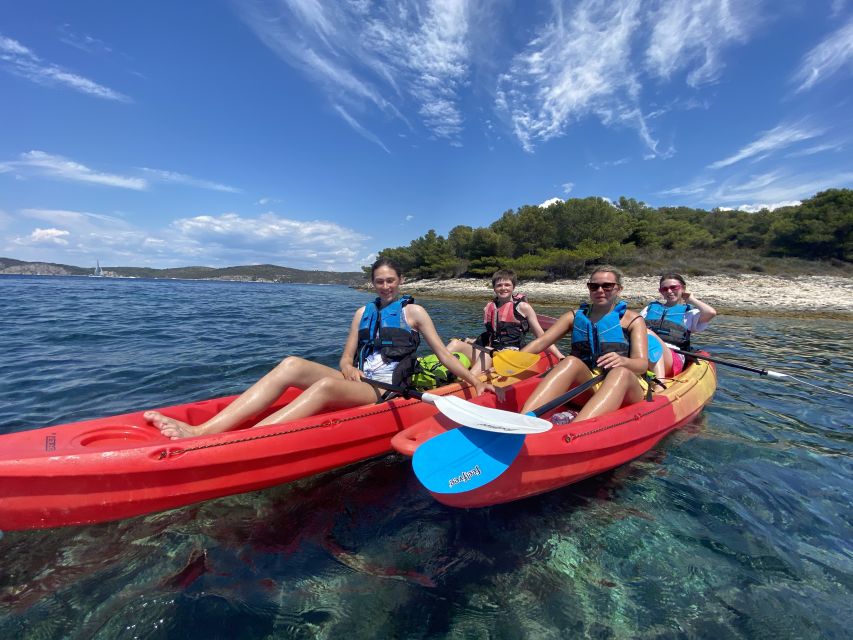 Hvar: Pakleni Islands Self-Guided Kayaking Tour - The safety briefing and route planning