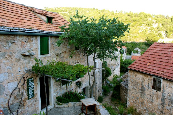 Hvar Small Group Wine Tour and Authentic Dalmatian Dinner - Jelsa and Vrboska add real island context
