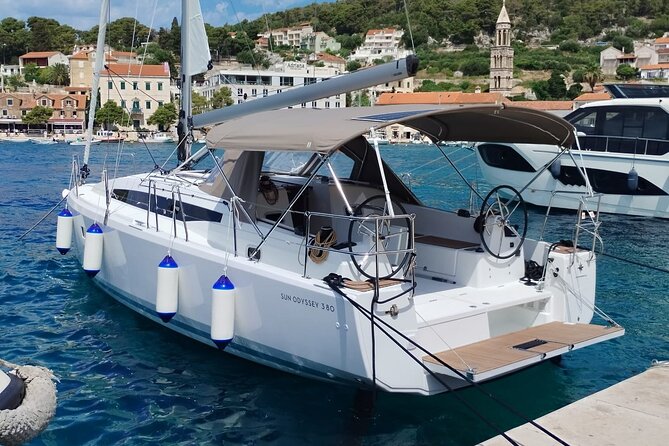 Islands Tour on Luxurious Jeanneau Sun Odyssey - Who will enjoy this day most