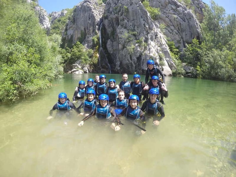 Iz Omisa/Zadvarija: Extremni Canyoning na rijeci Cetini - The optional 55-meter cliff descent
