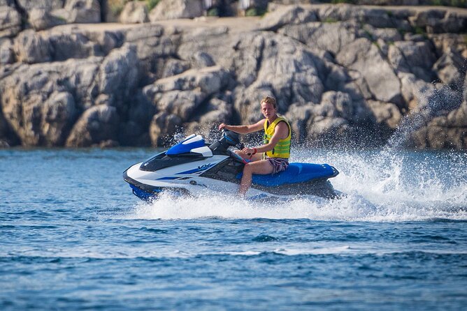 Jet Ski Rent 1h - Getting ready for the sea