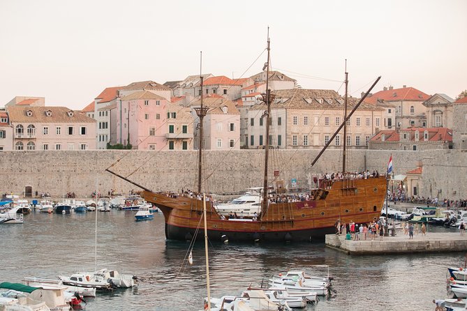 Karaka - The Best Dubrovnik Sunset Cruise (adults only) - A welcome drink and an easy start