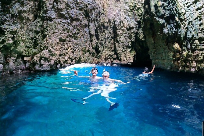 Kayak tour with cave experience - Snorkeling, swimming, and the rough-rock section