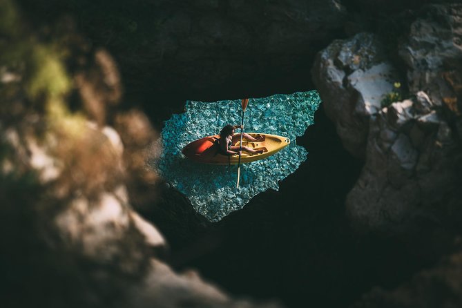 Kayak tour with cave experience - What the guides add to the day