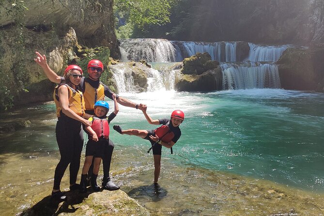 Kayaking Mreznica Waterfalls close to Plitvice Lakes - The 3.5-hour route, from briefing to river