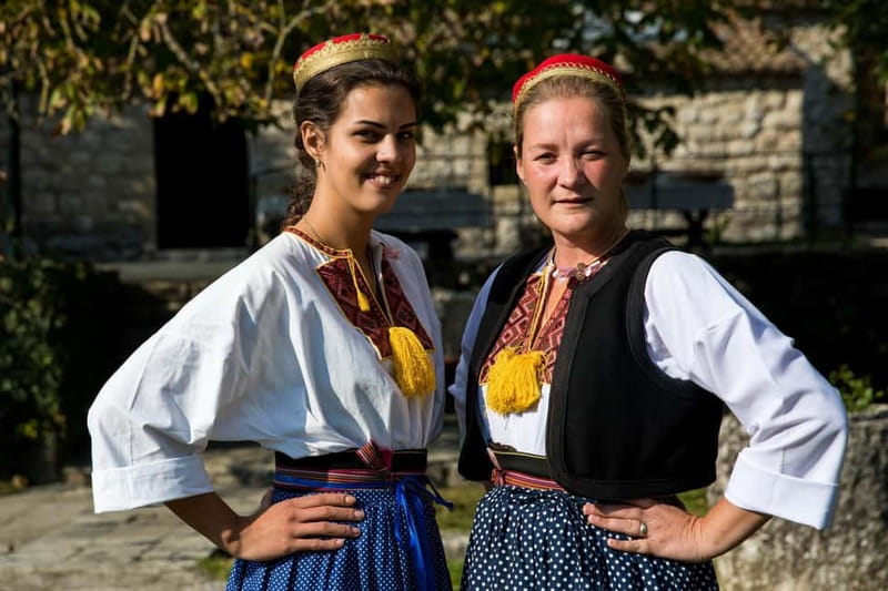 Konavle Valley: Tour with Wine Tasting from Dubrovnik - What the guide adds to the day