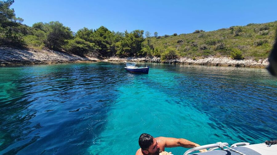 Korčula Snorkeling&Swimming, Shipwreck & More, Private Tour - Who should book this Korčula boat trip?
