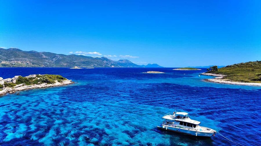 Korčula Snorkeling&Swimming, Shipwreck & More, Private Tour - Blue Lagoon waters around Stupe and Majsan